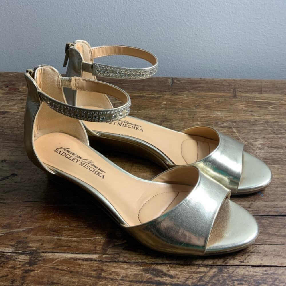 American Glamour by Badgley Mischka‎ Gold heels size 5